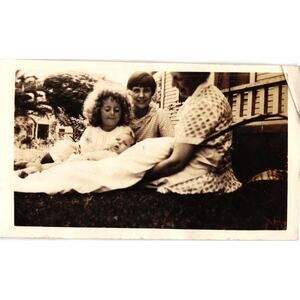 Vintage 1920s Photo Woman With Baby Outdoor Family Photograph‎